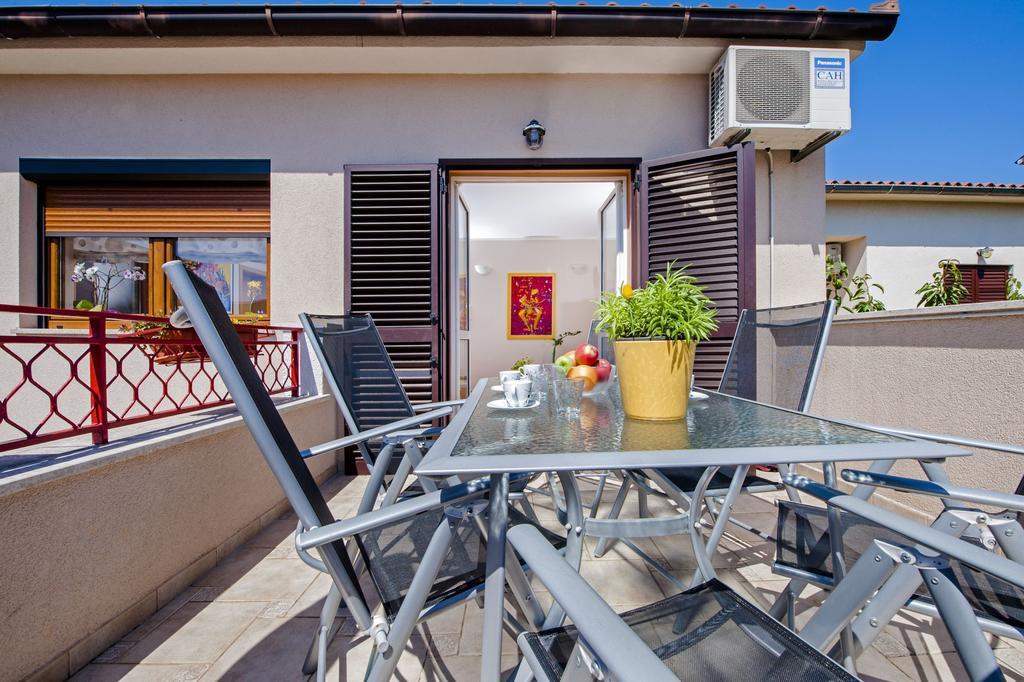 Apartments Karmen Rovinj Exterior foto