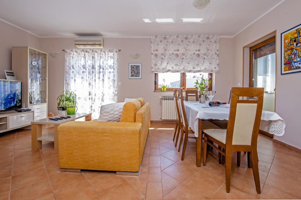 Apartments Karmen Rovinj Exterior foto