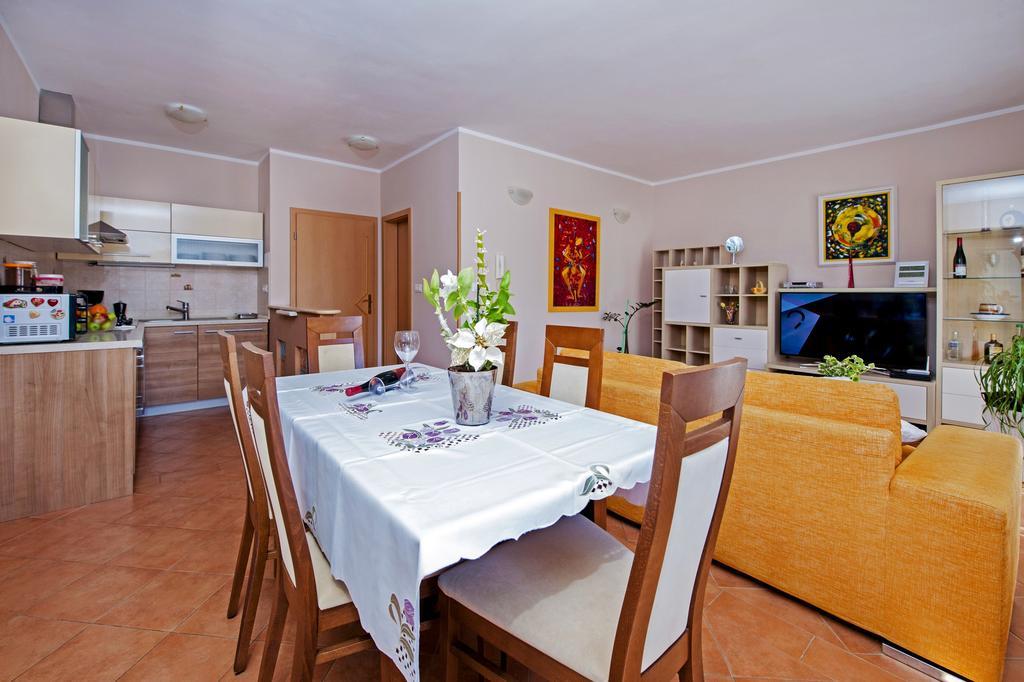 Apartments Karmen Rovinj Exterior foto